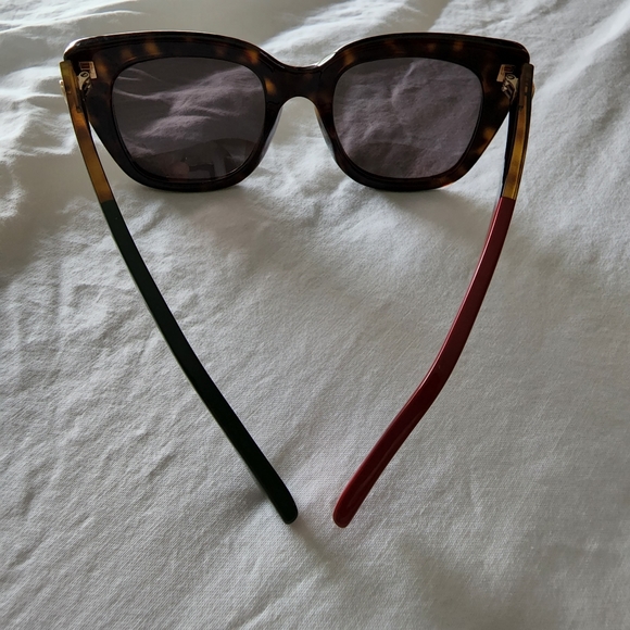 GUCCI Sunglasses Cat Eye gg0164s w/ case - Picture 6 of 7